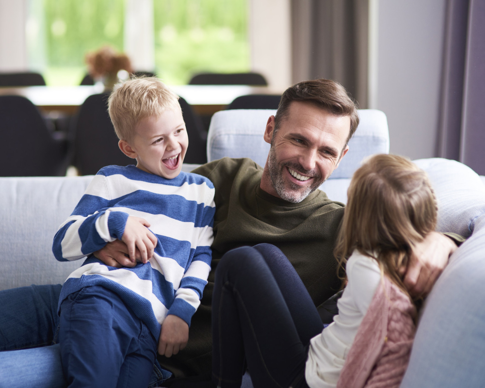 Familie goed geregeld op de bank